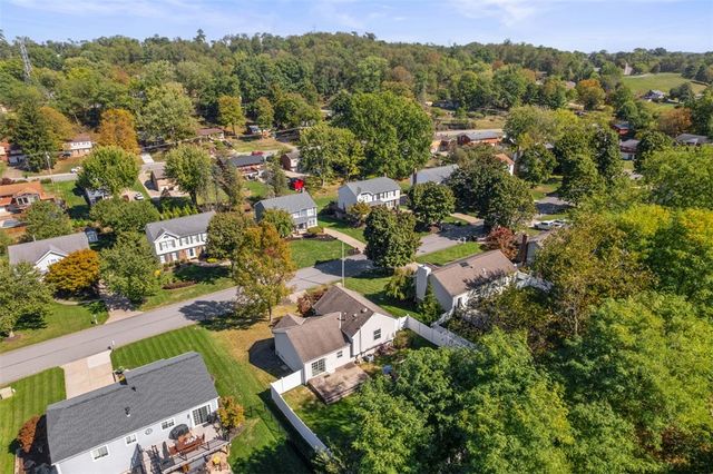 768 Greenhaven Dr, Bethel Park, PA 15102