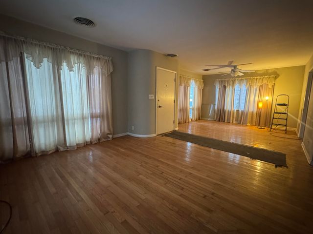 2435 E 41st Street, Davenport, IA 52806