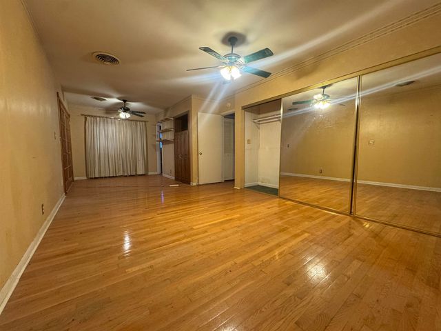 2435 E 41st Street, Davenport, IA 52806