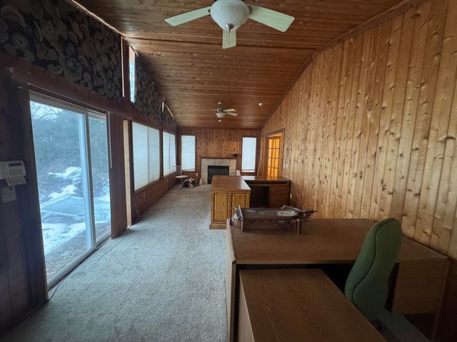 2435 E 41st Street, Davenport, IA 52806