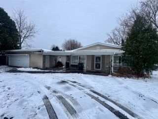 2435 E 41st Street, Davenport, IA 52806