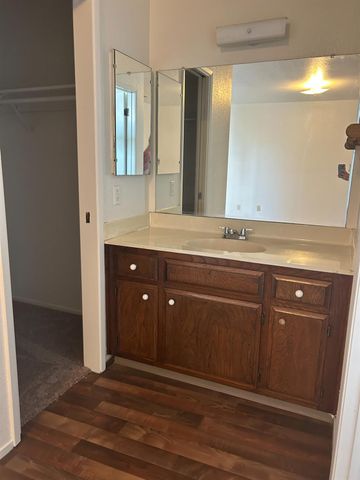 617 Carignane Ct, Lodi, CA 95240