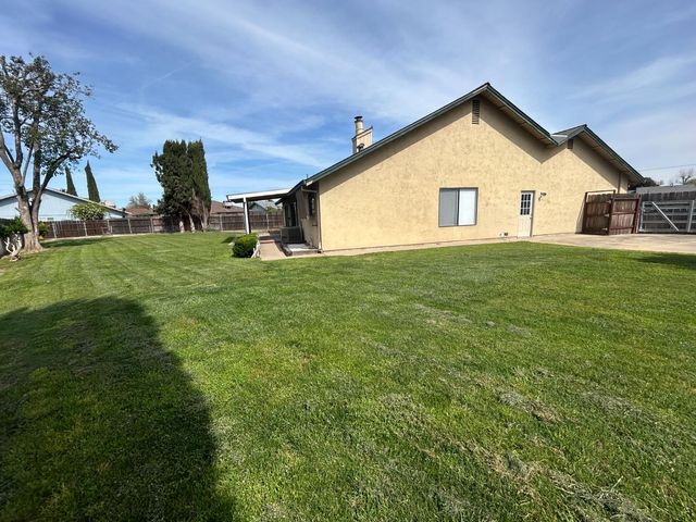 617 Carignane Ct, Lodi, CA 95240