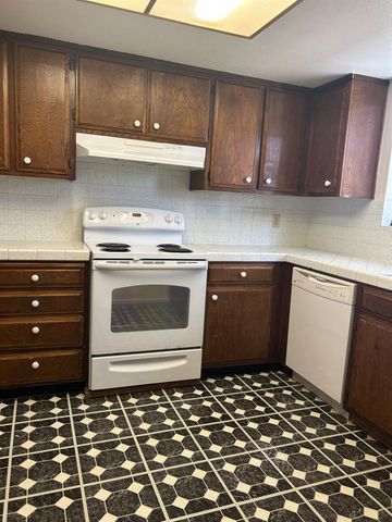 617 Carignane Ct, Lodi, CA 95240