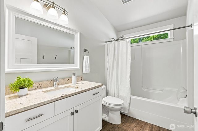 1087 Idlewood Drive, Camano Island, WA 98282