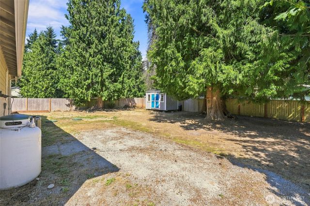 1087 Idlewood Drive, Camano Island, WA 98282