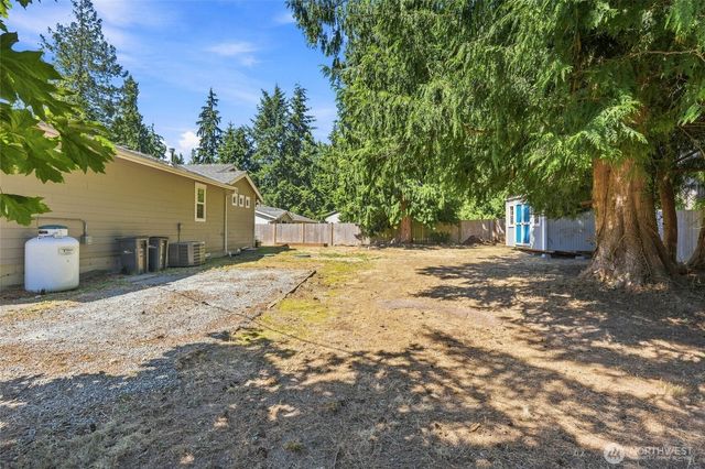 1087 Idlewood Drive, Camano Island, WA 98282