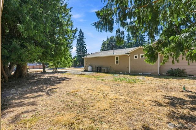 1087 Idlewood Drive, Camano Island, WA 98282