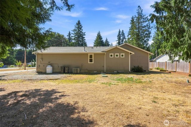 1087 Idlewood Drive, Camano Island, WA 98282