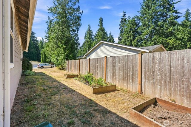 1087 Idlewood Drive, Camano Island, WA 98282