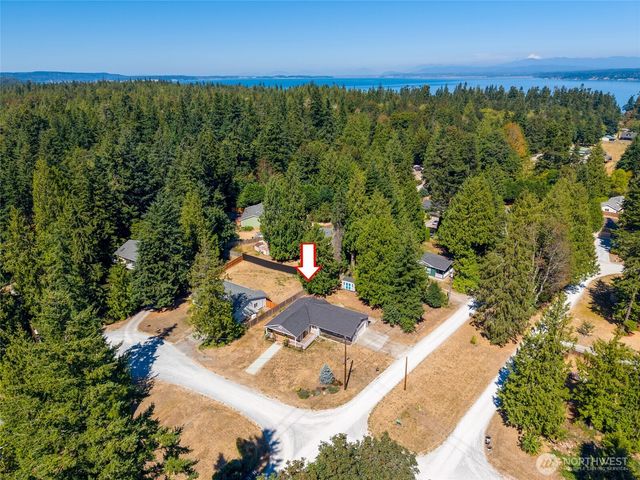 1087 Idlewood Drive, Camano Island, WA 98282