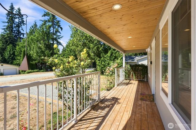 1087 Idlewood Drive, Camano Island, WA 98282