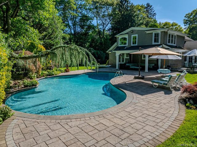55 Wynn Court, Muttontown, NY 11791