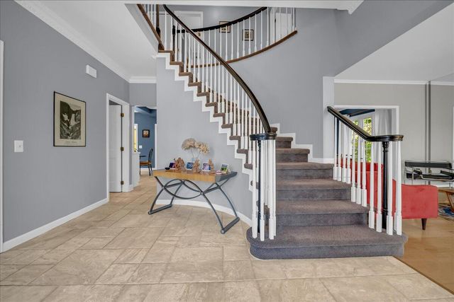 22253 Sheffield Court, Farmington Hills, MI 48335