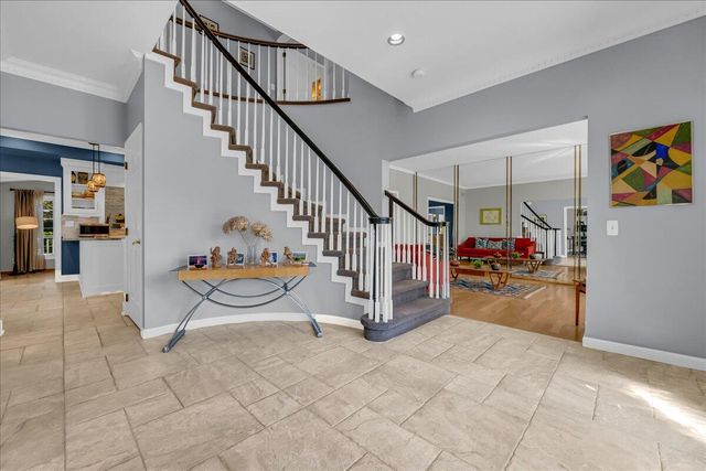 22253 Sheffield Court, Farmington Hills, MI 48335