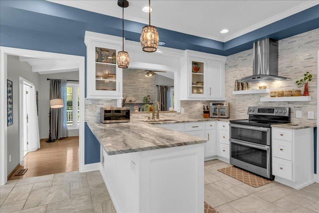 22253 Sheffield Court, Farmington Hills, MI 48335