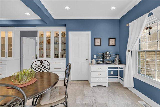 22253 Sheffield Court, Farmington Hills, MI 48335