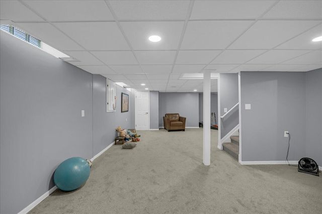 22253 Sheffield Court, Farmington Hills, MI 48335
