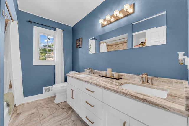 22253 Sheffield Court, Farmington Hills, MI 48335