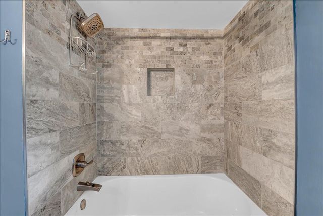 22253 Sheffield Court, Farmington Hills, MI 48335