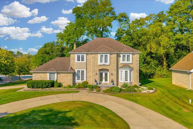 22253 Sheffield Court, Farmington Hills, MI 48335