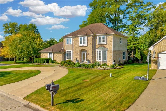 22253 Sheffield Court, Farmington Hills, MI 48335