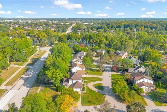 22253 Sheffield Court, Farmington Hills, MI 48335