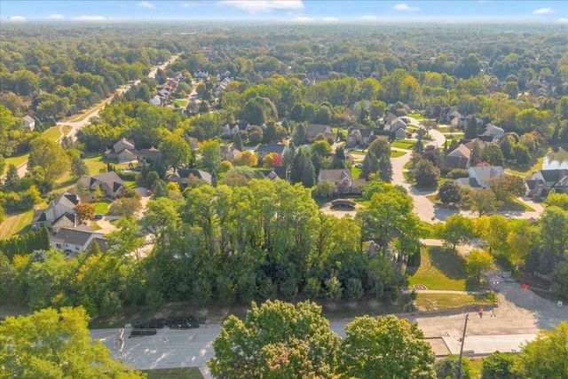 22253 Sheffield Court, Farmington Hills, MI 48335