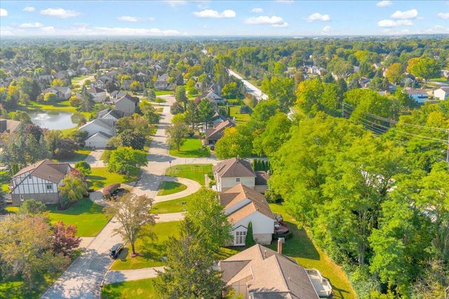 22253 Sheffield Court, Farmington Hills, MI 48335