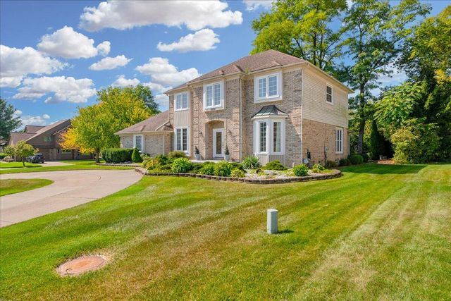 22253 Sheffield Court, Farmington Hills, MI 48335