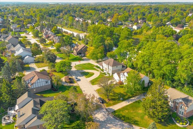 22253 Sheffield Court, Farmington Hills, MI 48335