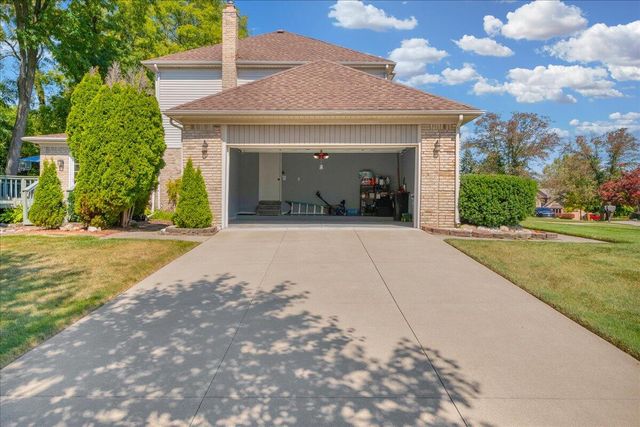 22253 Sheffield Court, Farmington Hills, MI 48335