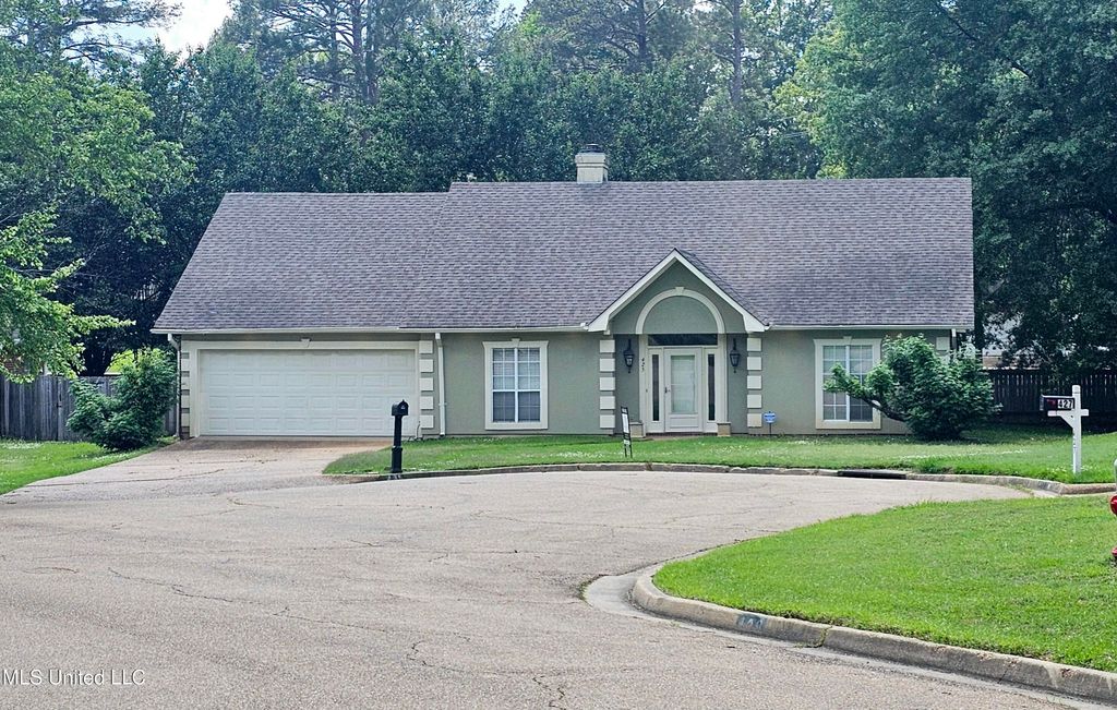 425 Autumn Creek Drive, Ridgeland, MS 39157