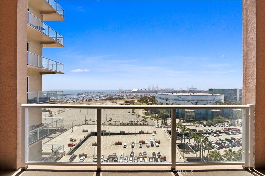 Image 10 of property listing at 488 E Ocean Boulevard 1210, Long Beach, CA 90802