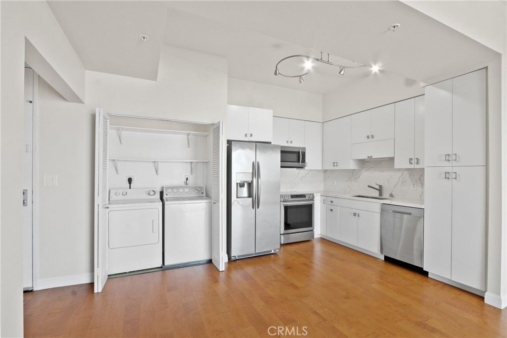 Image 11 of property listing at 488 E Ocean Boulevard 1210, Long Beach, CA 90802