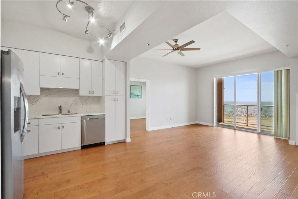 Image 2 of property listing at 488 E Ocean Boulevard 1210, Long Beach, CA 90802