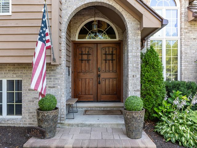 12910 S Hadfield Drive, Plainfield, IL 60585