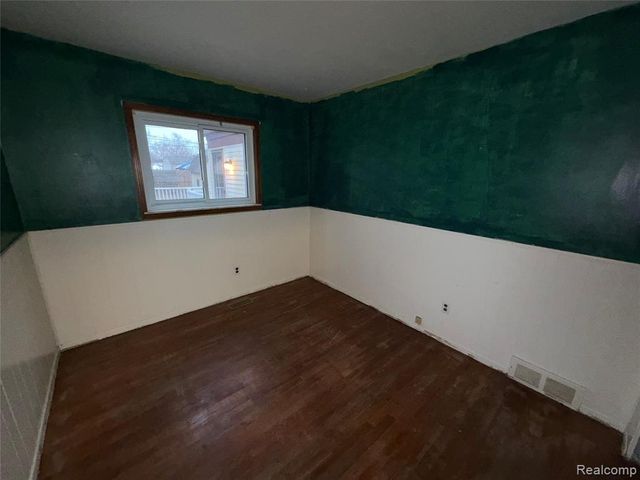 33424 Cheryl Street, Clinton Township, MI 48035