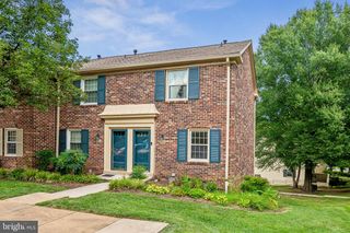 8400 PENSHURST DR #583, Springfield, VA 22152