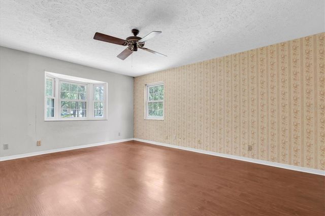 10422 N WOODMERE ROAD, Tampa, FL 33617