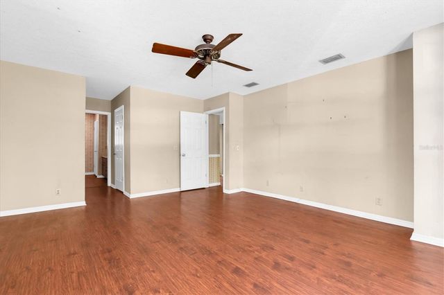10422 N WOODMERE ROAD, Tampa, FL 33617