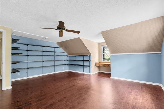 10422 N WOODMERE ROAD, Tampa, FL 33617