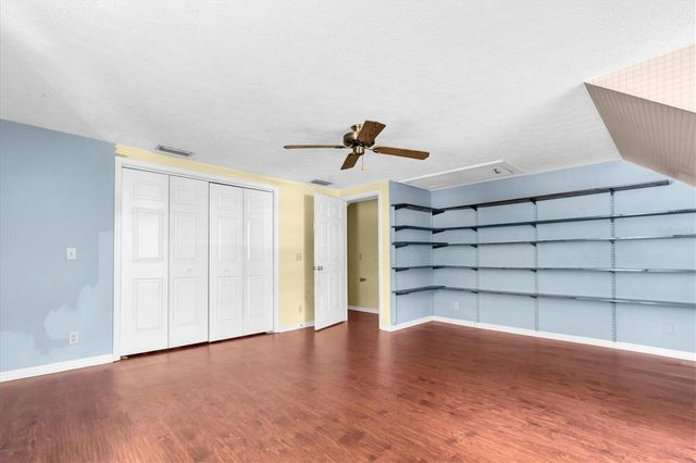 10422 N WOODMERE ROAD, Tampa, FL 33617