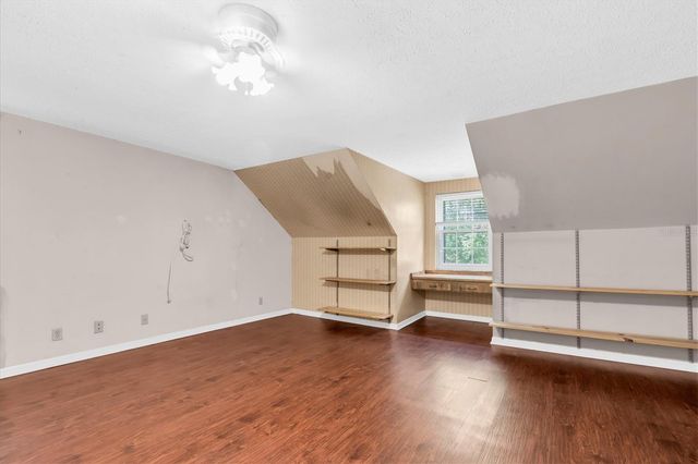 10422 N WOODMERE ROAD, Tampa, FL 33617