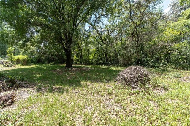 10422 N WOODMERE ROAD, Tampa, FL 33617