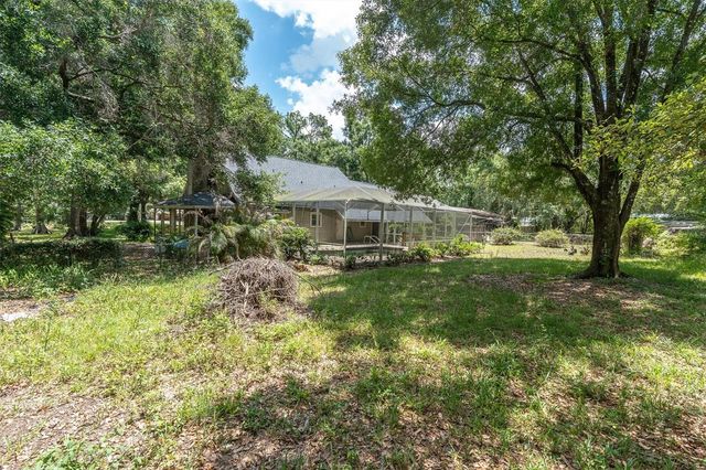 10422 N WOODMERE ROAD, Tampa, FL 33617