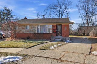 12801 Sterling Court, Oak Park, MI 48237