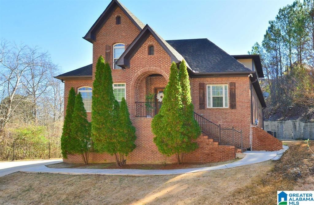 221 CASTLEHILL DRIVE, Vestavia Hills, AL 35226