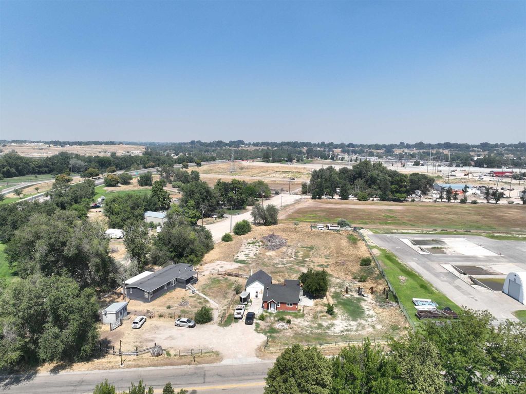 412 W Chicago, Caldwell, ID 83605 photo 4