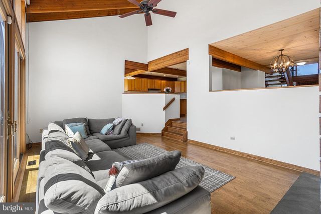84 STONY BROOK RD, Hopewell, NJ 08525